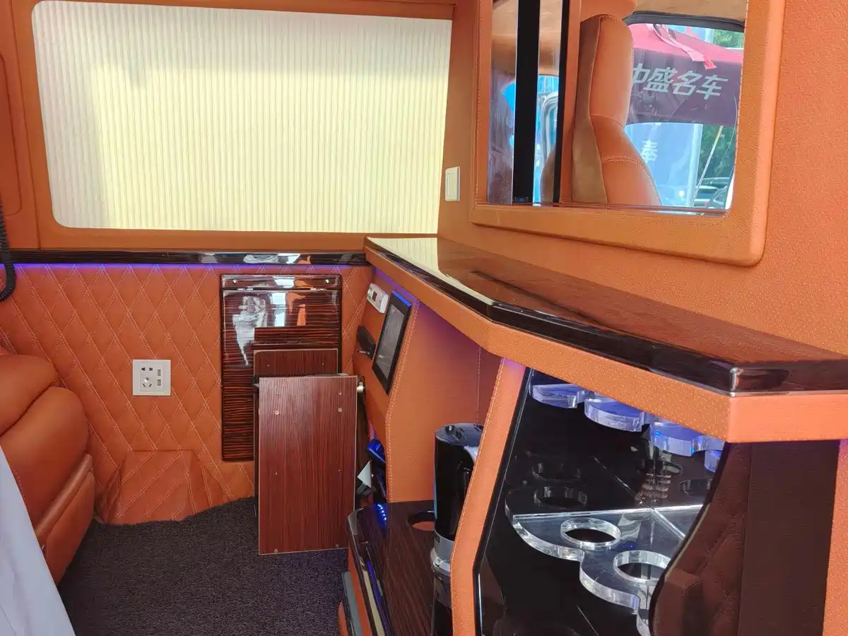 Ford E350 2016 2011 5.4L Platinum Limited Edition
