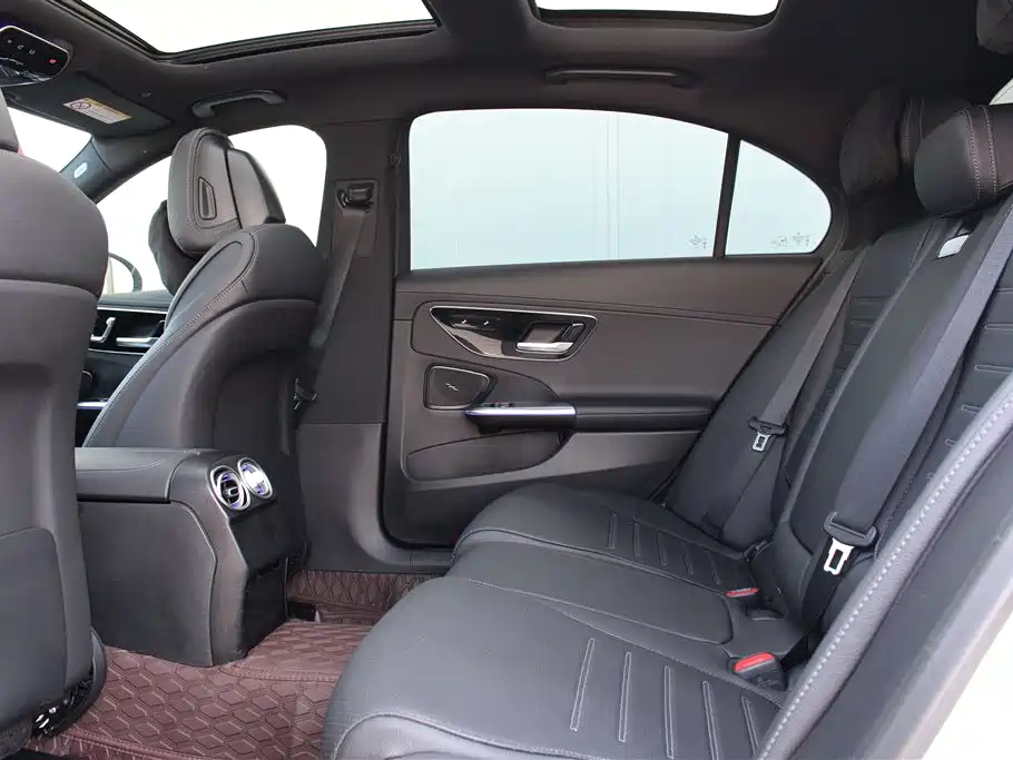 Mercedes-Benz C-Class 2023 Facelift C 260 L Sport Edition фото 2
