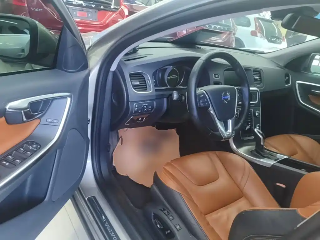 Volvo V60 2017 2014 T5 Wisdom & Elegance