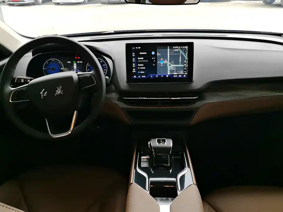 Hongqi E-QM5 2022 431km Charging Enjoyment Edition фото 12