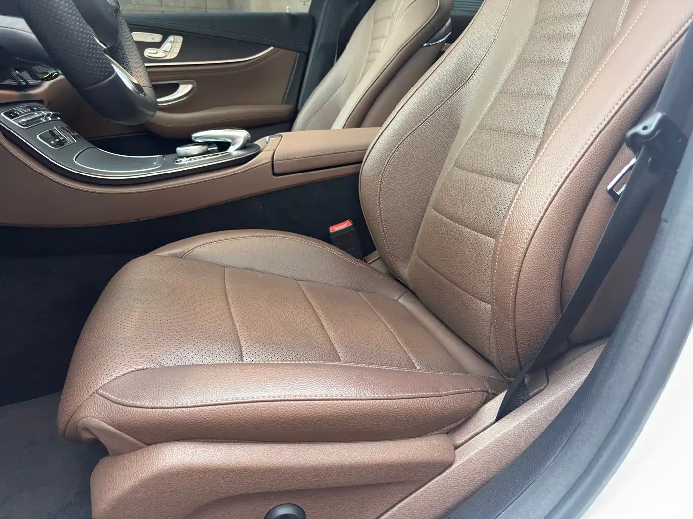 Mercedes-Benz E-Class 2018 E 300 L Sport Fashion фото 14