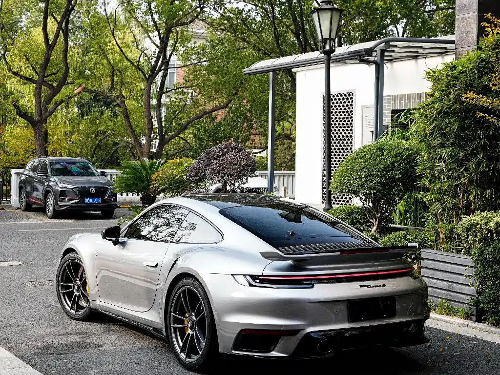 Porsche 911 2022 Turbo S 3.7T фото 9