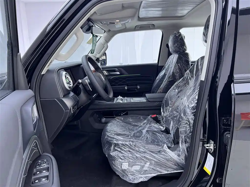 TANK TANK 300 NEW ENERGY