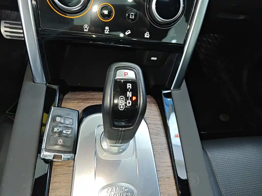 Land Rover Discovery Sport 2020 249PS R-Dynamic Performance Tech 7-seater фото 14