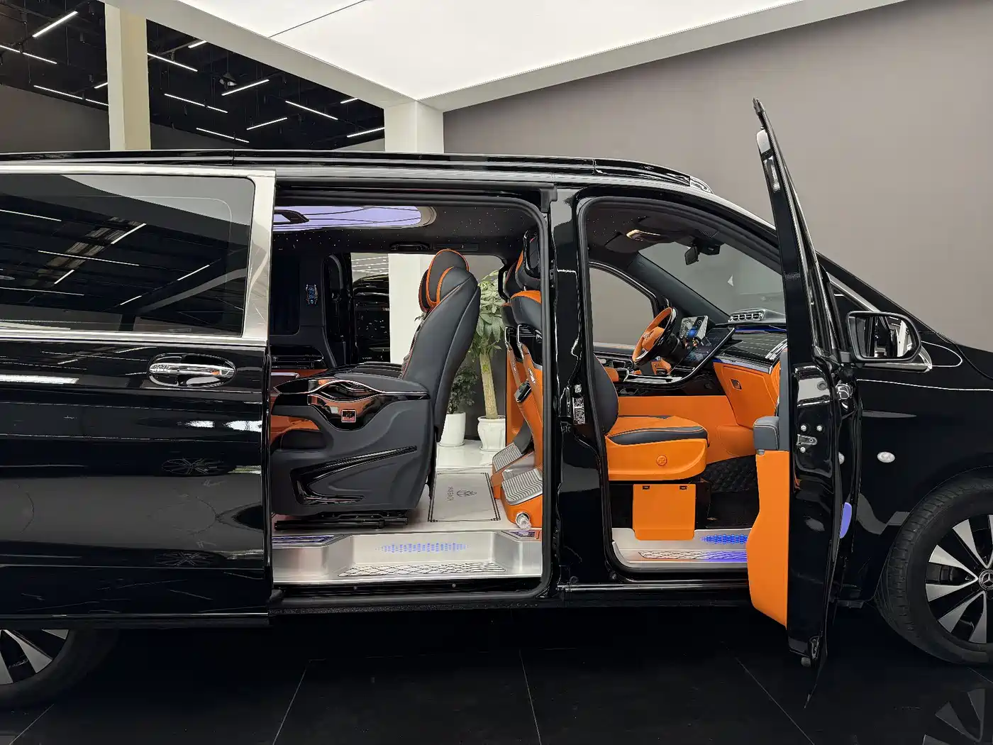 Mercedes-Benz Vito 2021 2.0T Business Edition 7-seater фото 21
