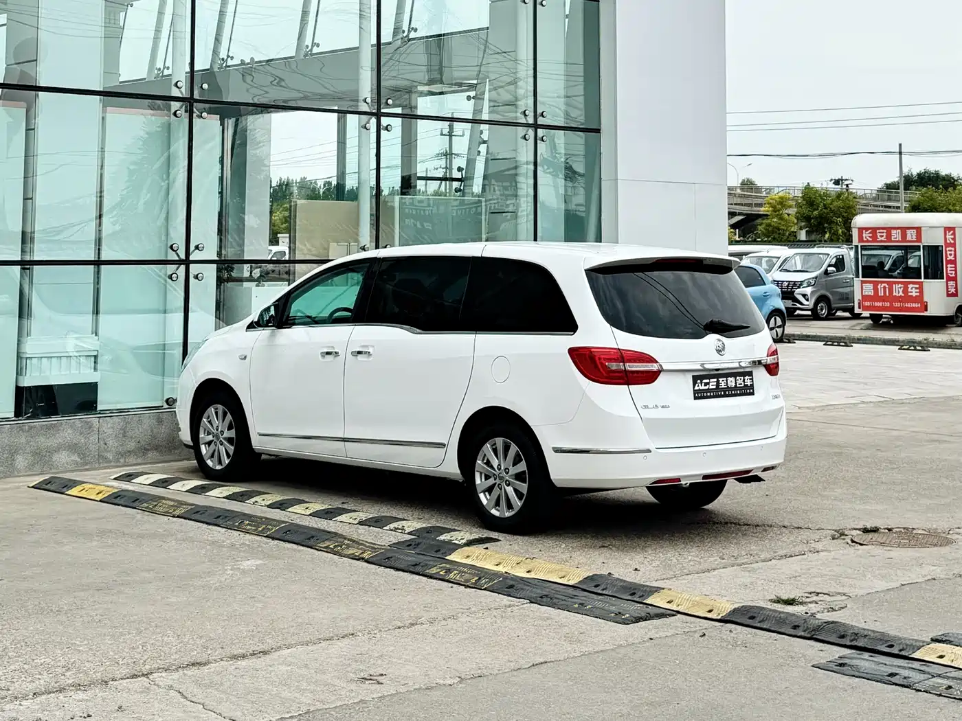 Buick GL8 2018 28T Luxury Model China VI фото 6