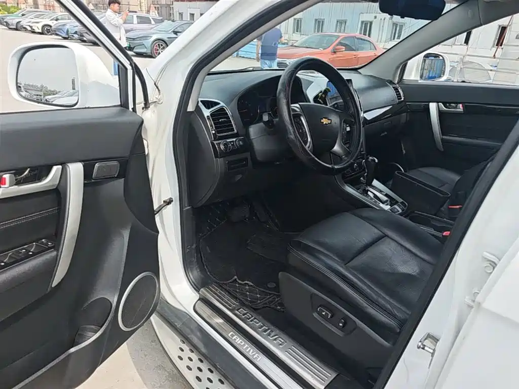 Chevrolet Captiva 2017 2.4L 4WD Flagship Edition 7-Seater фото 14