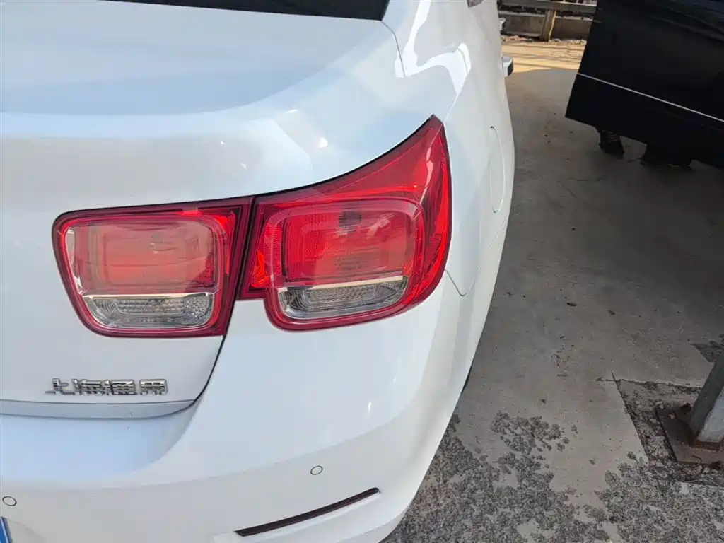 Chevrolet Malibu 2014 2.0L Automatic Luxury фото 8