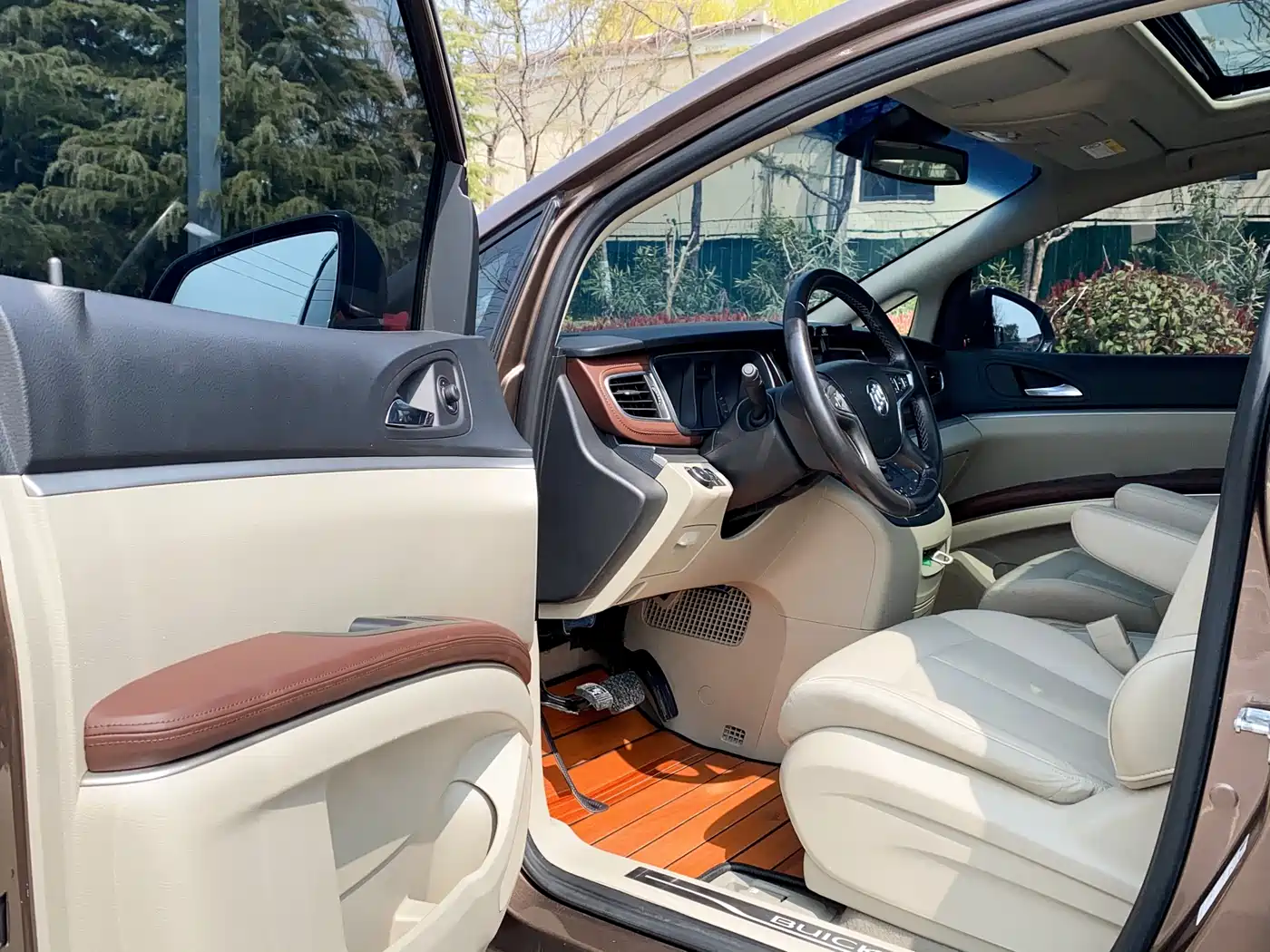 Buick GL8 2018 28T Premium Model China VI фото 11