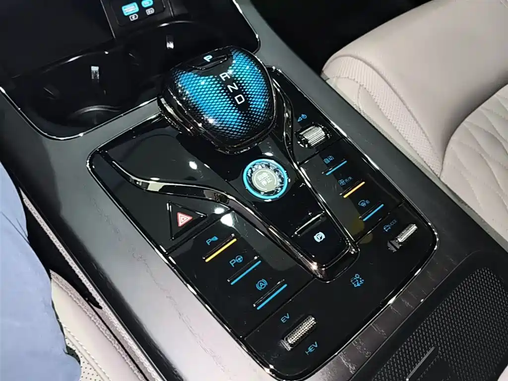 BYD Han 2025 DM-i Smart Driving Edition 125KM LiDAR Flagship фото 14