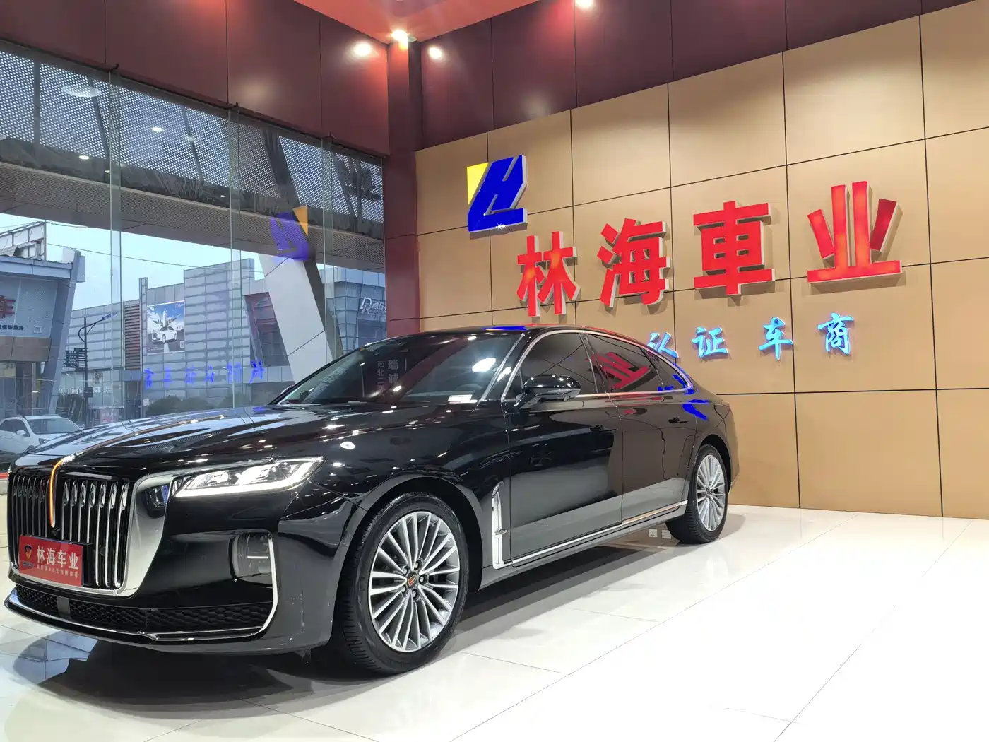 Hongqi H9 2020 2.0T Smart Connection Qi Xiang Edition фото 2