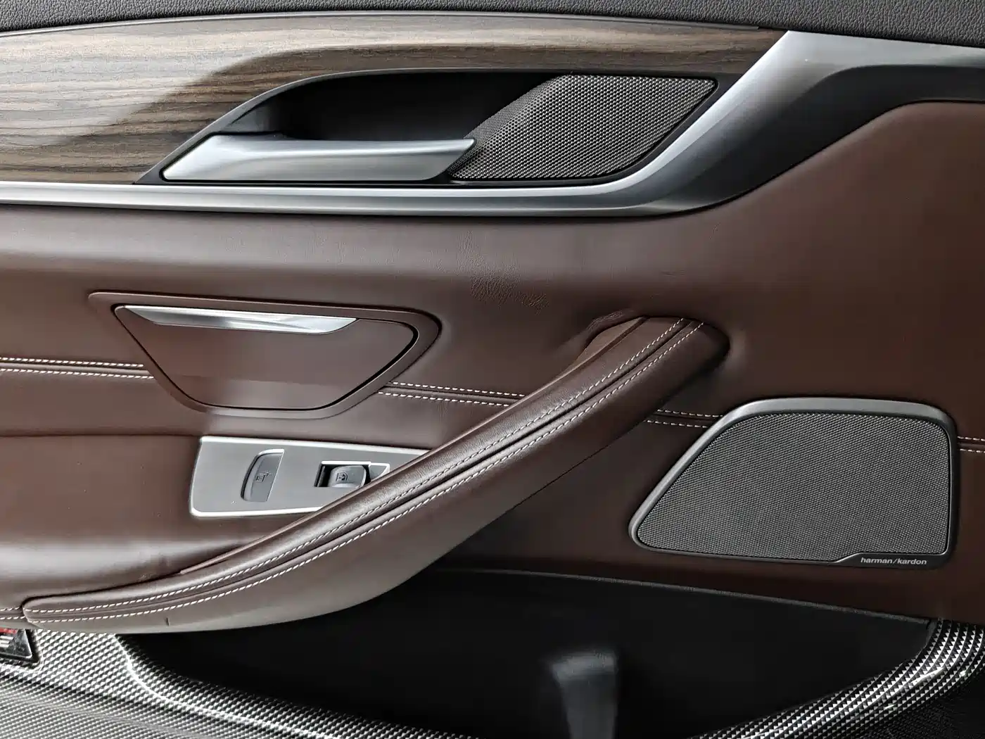 BMW 5 Series 2019 530Li Premium Luxury Package фото 10