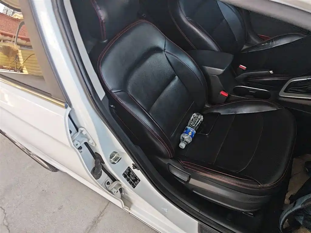Hyundai Elantra 2016 Model 1.6L Automatic Smart Elite фото 25