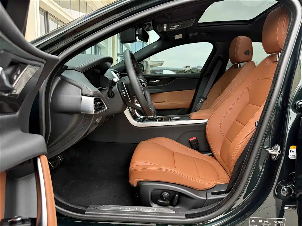 Jaguar XEL 2024 Model 2.0T 250PS R-DYNAMIC S Gloss Black Sport Edition фото 23