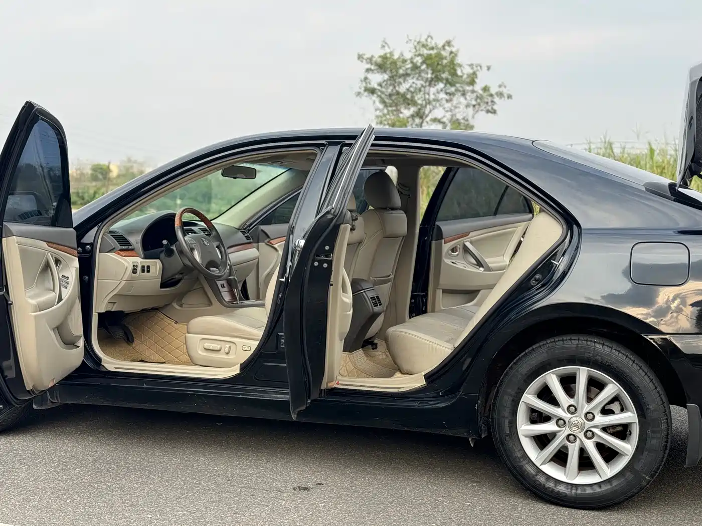 Toyota Camry 2011 240G Classic Anniversary Edition фото 26