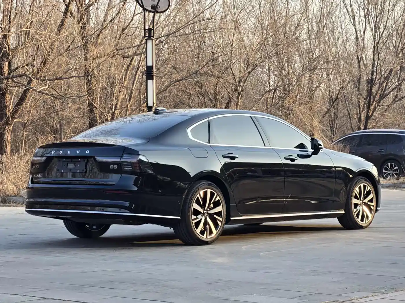 VOLVO S90