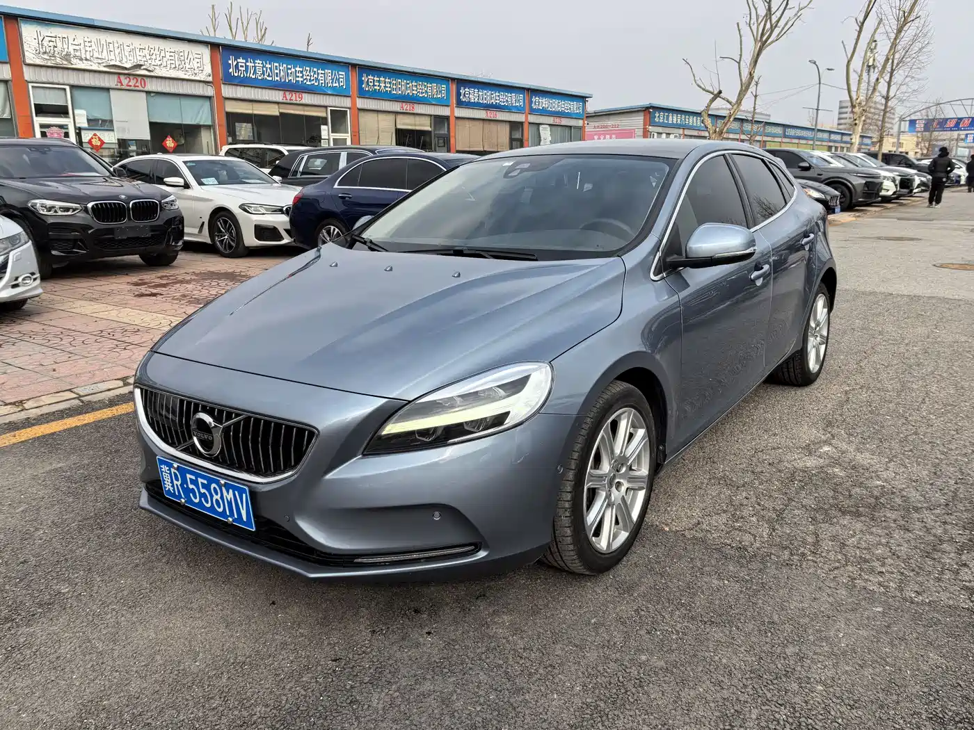 Volvo V40 2018 2018 T3 R-Design Edition