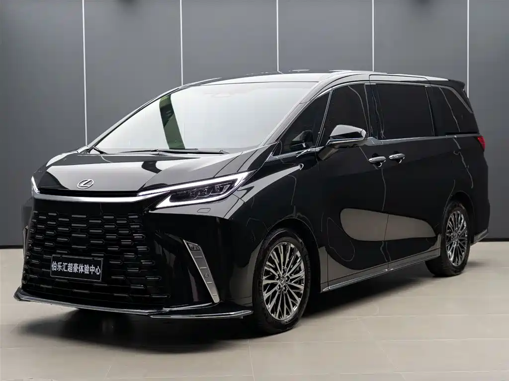 LEXUS LM 2025