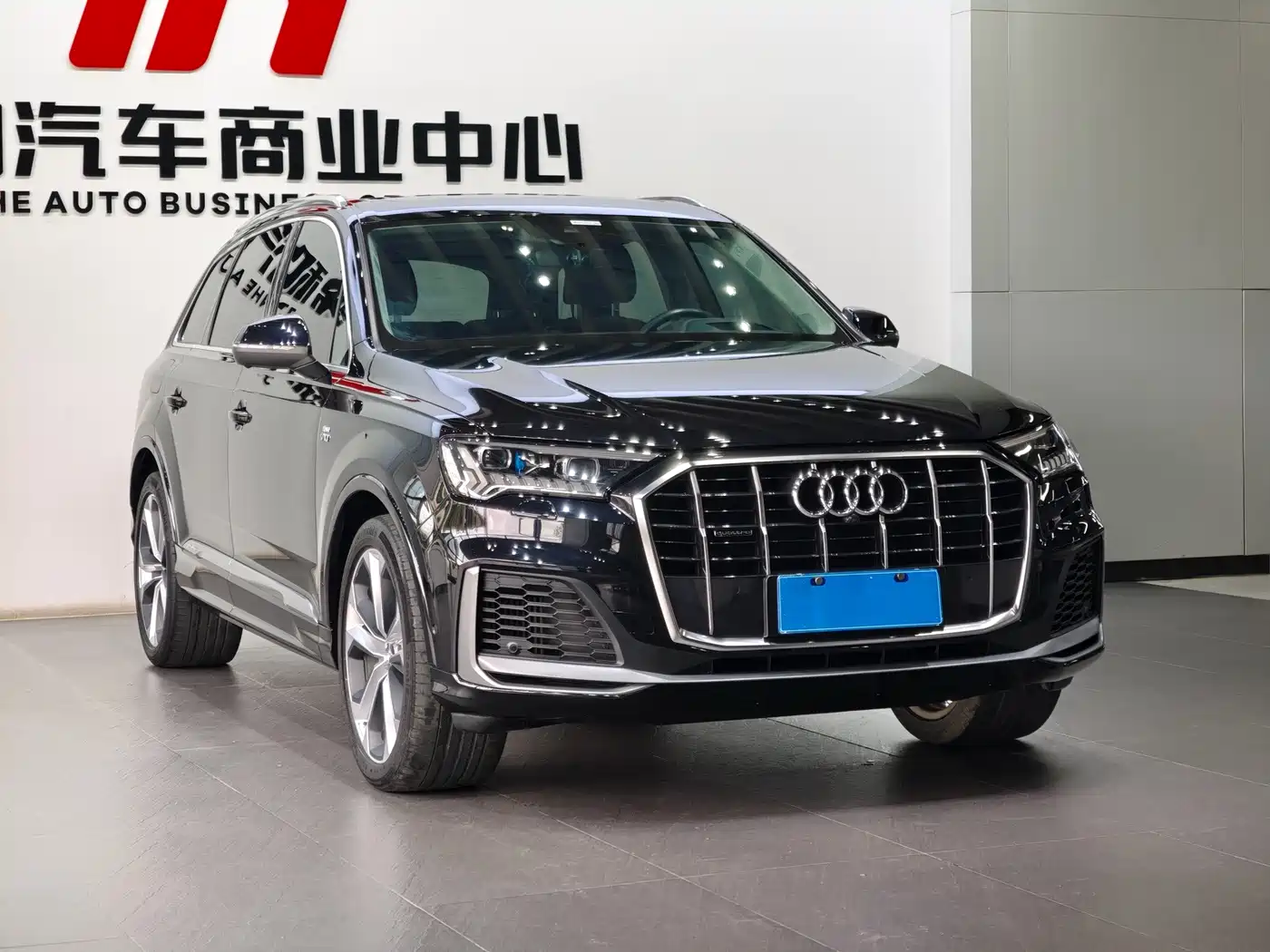 Фото 2 - Audi Q7