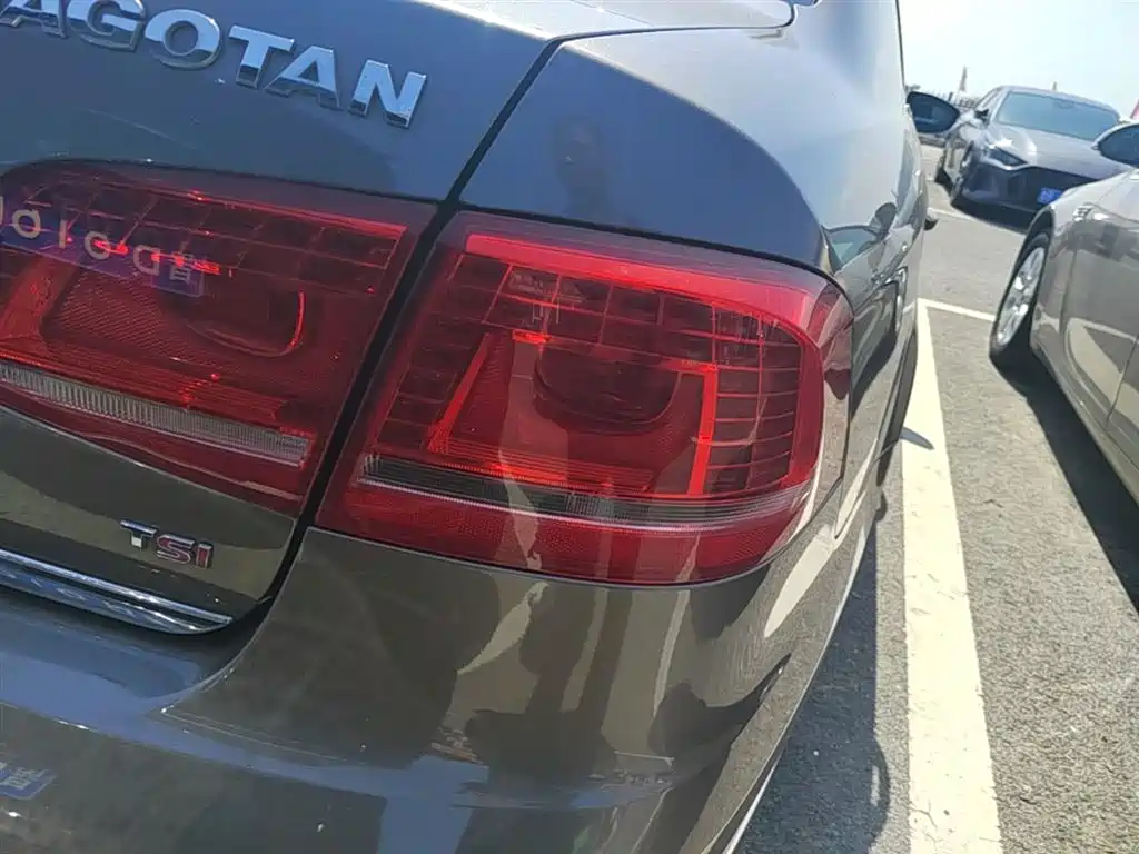 Volkswagen Magotan 2015 Facelift 1.8TSI Luxury фото 8