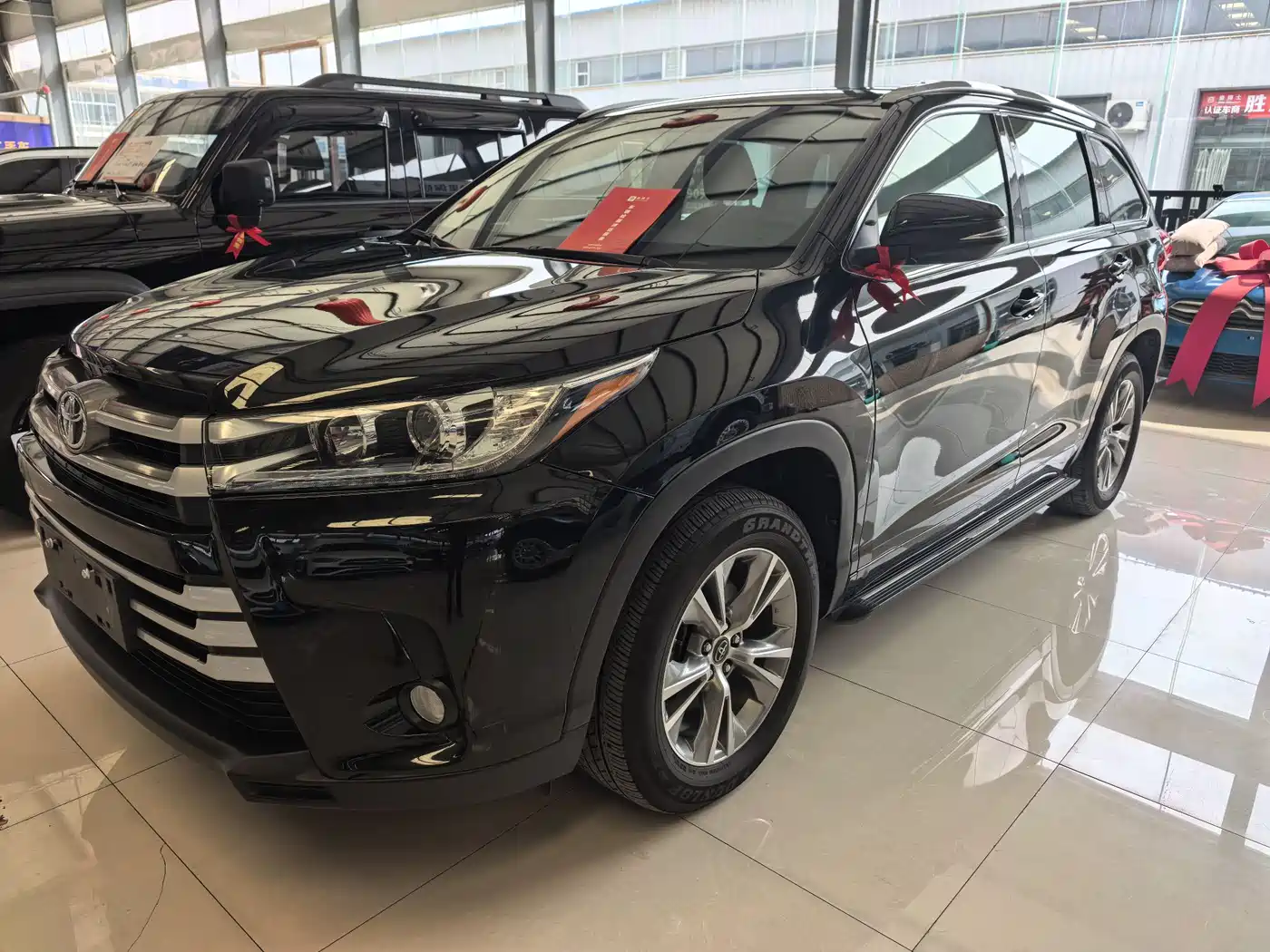 TOYOTA HIGHLANDER