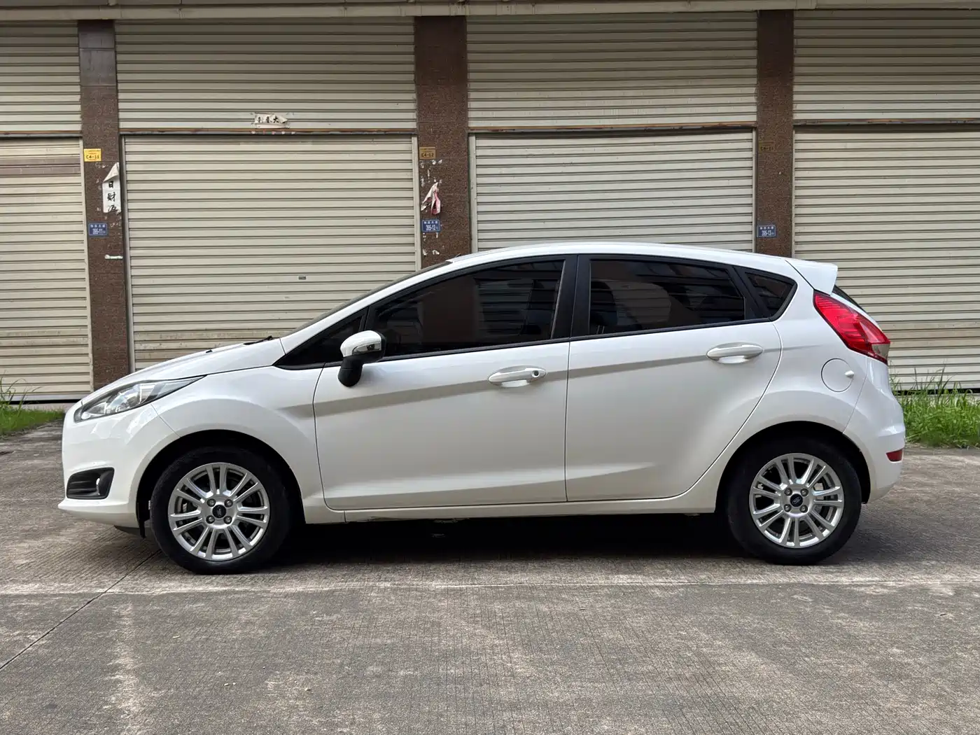 Ford Fiesta 2015 2013 Hatchback 1.5L Automatic Fashion
