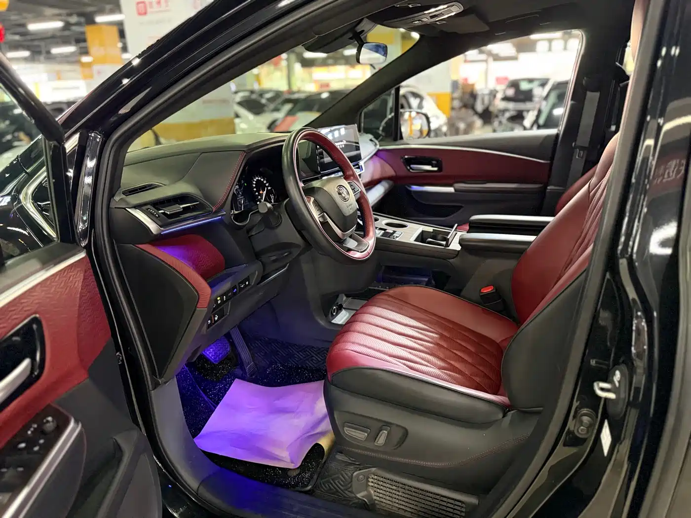 TOYOTA SIENNA