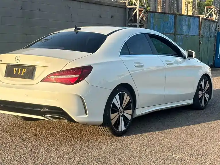 Mercedes-Benz CLA (Import) 2015 CLA 200 фото 9