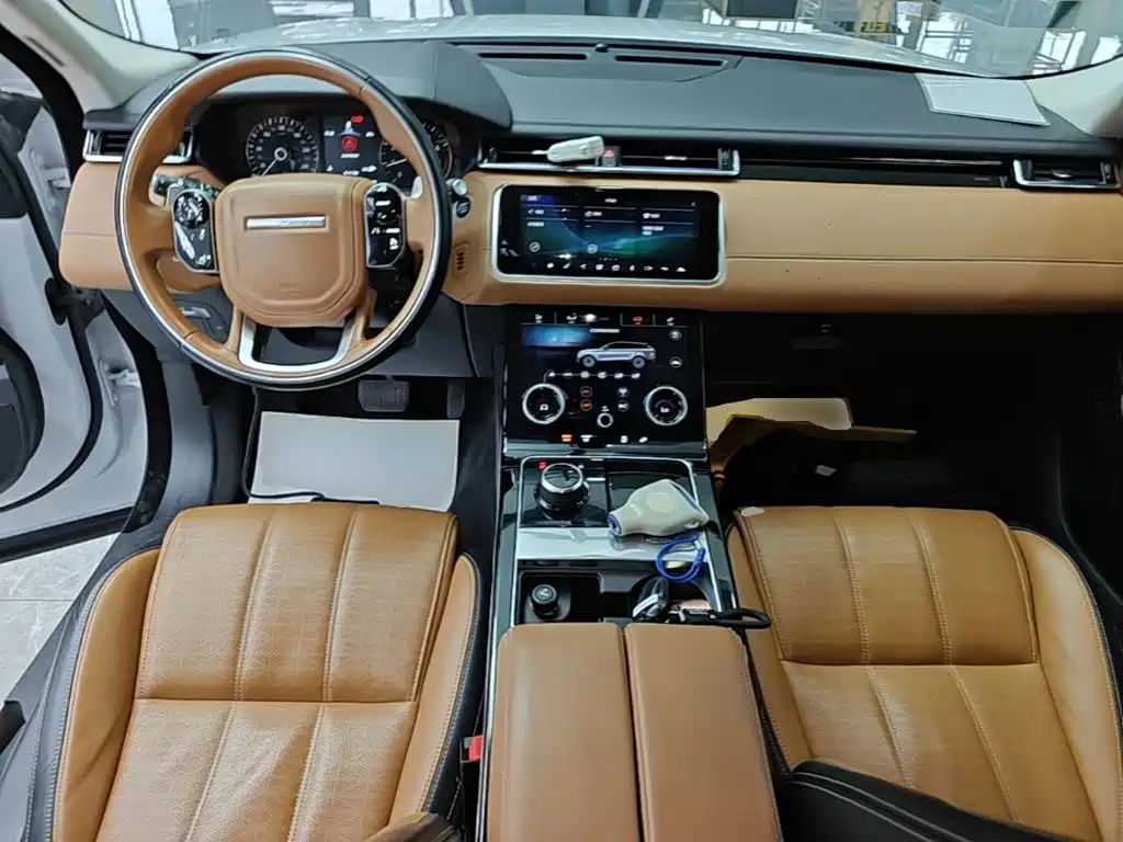 Фото 10 - Land Rover Range Rover Velar