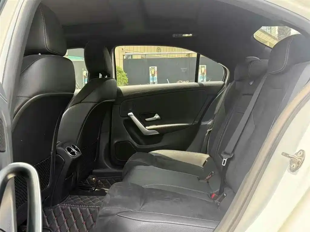 Mercedes-Benz A-Class 2019 A 180 L Sport Sedan фото 7