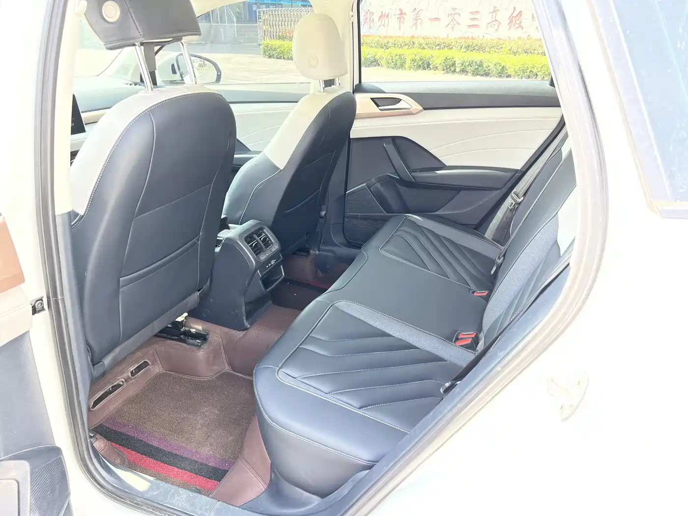 Volkswagen Tharu 2023 300TSI 2WD Bright Moon Edition фото 12