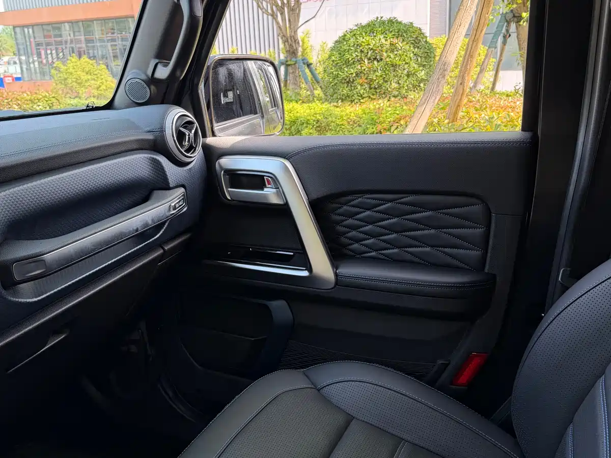 BAIC ORV Beijing Offroad BJ40 2023 2.0D Automatic 4WD Blade Hero Edition Knight Type фото 13