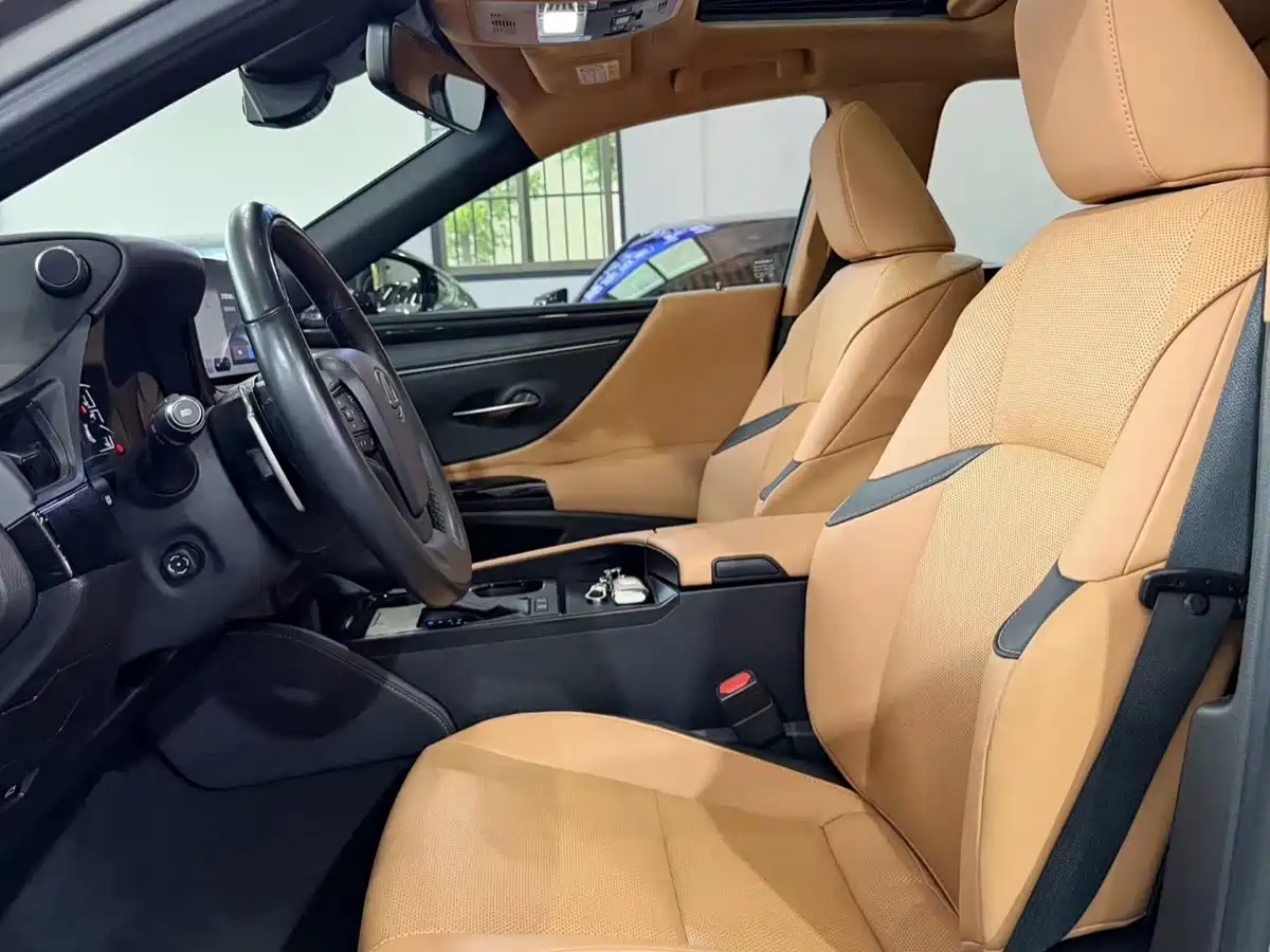 Lexus ES 2022 200 Excellence Edition фото 5
