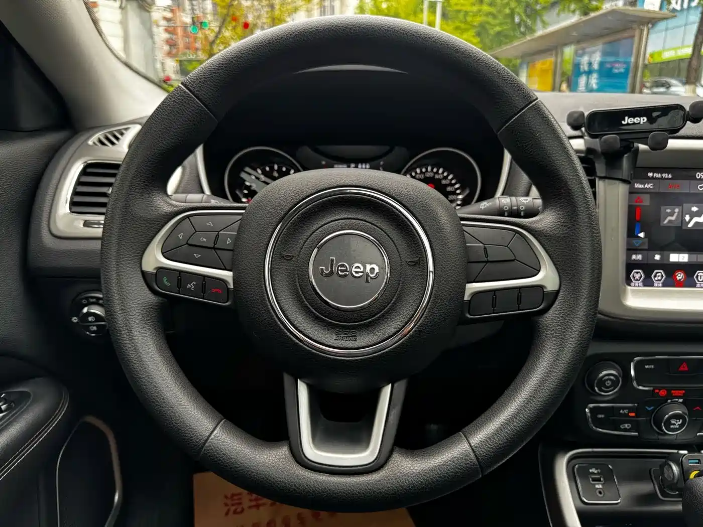 Фото 20 - Jeep Compass