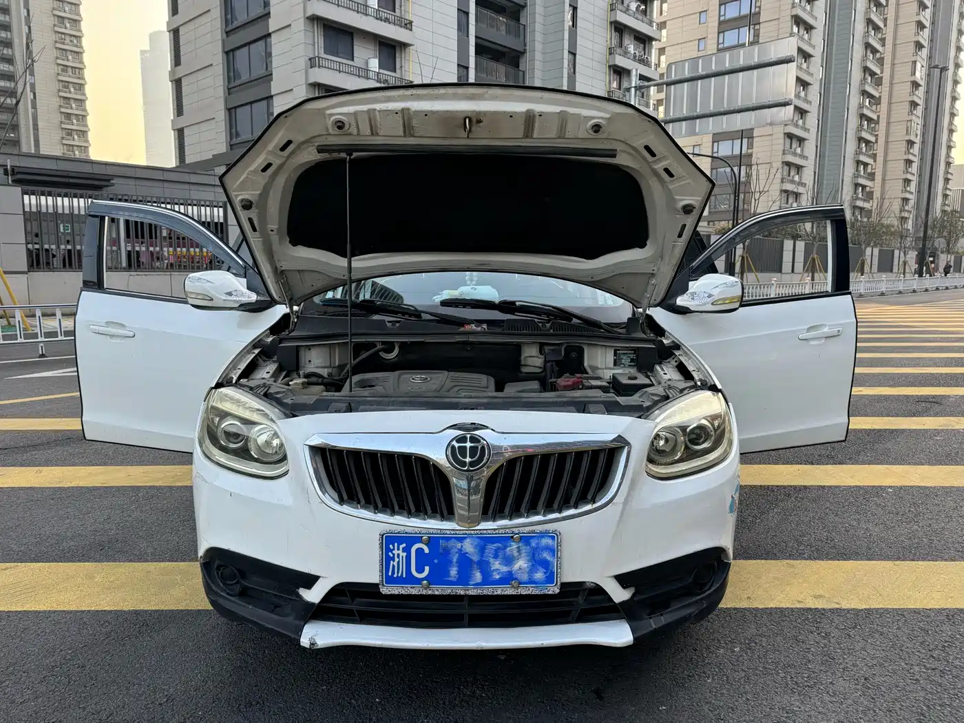 Фото 14 - Zhonghua V5