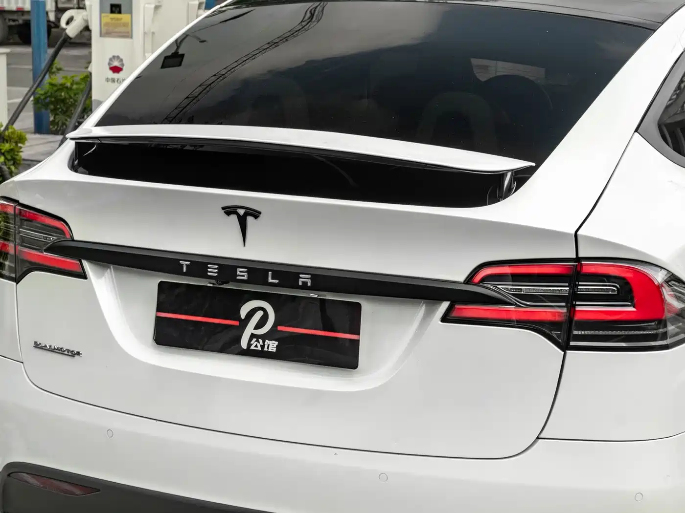 TESLA MODEL X