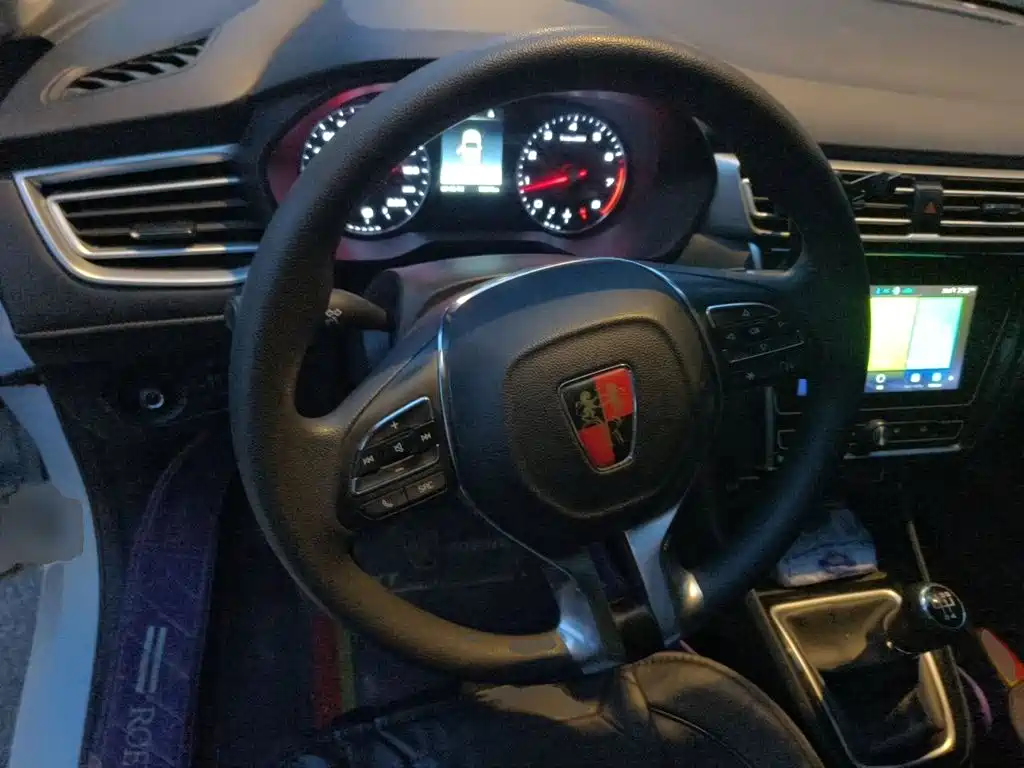 Фото 6 - Roewe i5