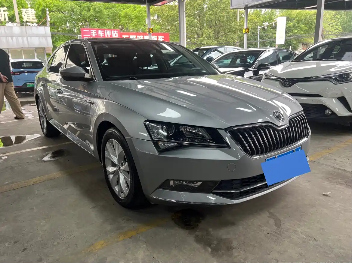 Škoda Superb 2018 TSI280 DSG Comfort (China V) фото 3