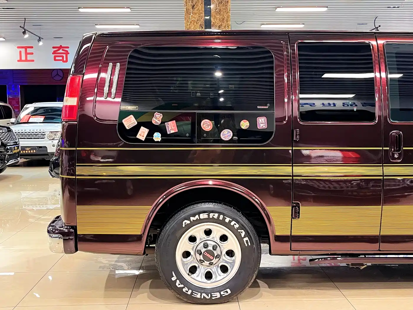 GMC Savana 2015 5.3L AWD Executive Edition фото 9