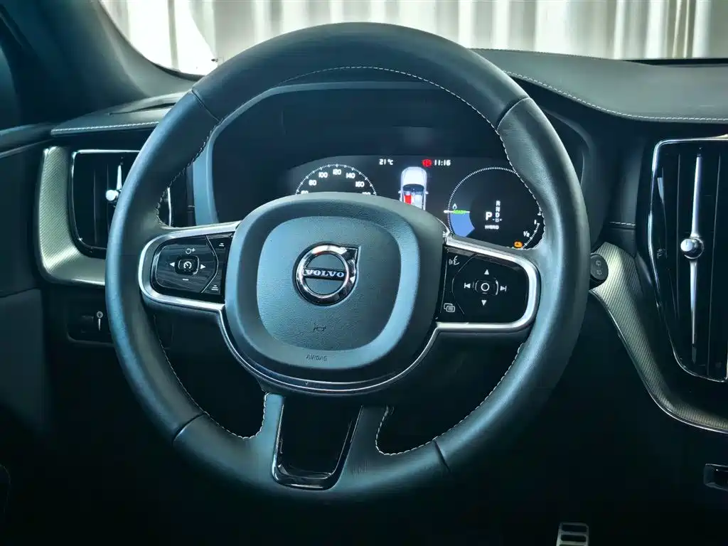 VOLVO XC60 PLUG IN HYBRID