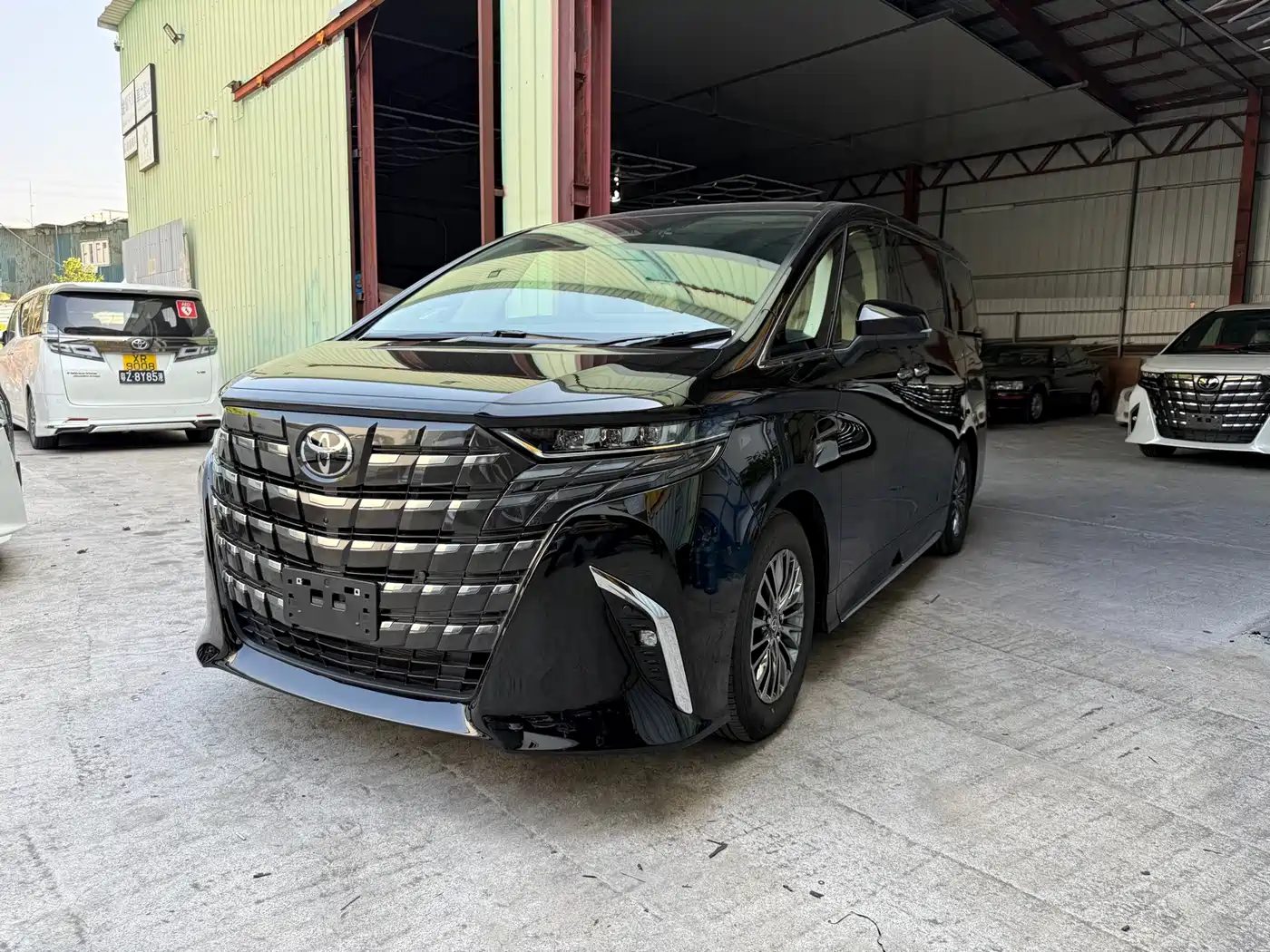 Toyota Alphard 2025 Hybrid 2.5L Ultimate Gold Edition