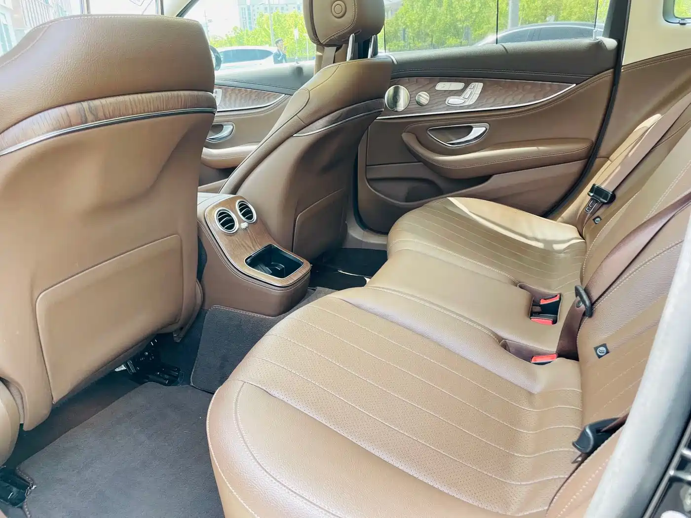 Mercedes-Benz E-Class 2022 E 300 L Luxury фото 5