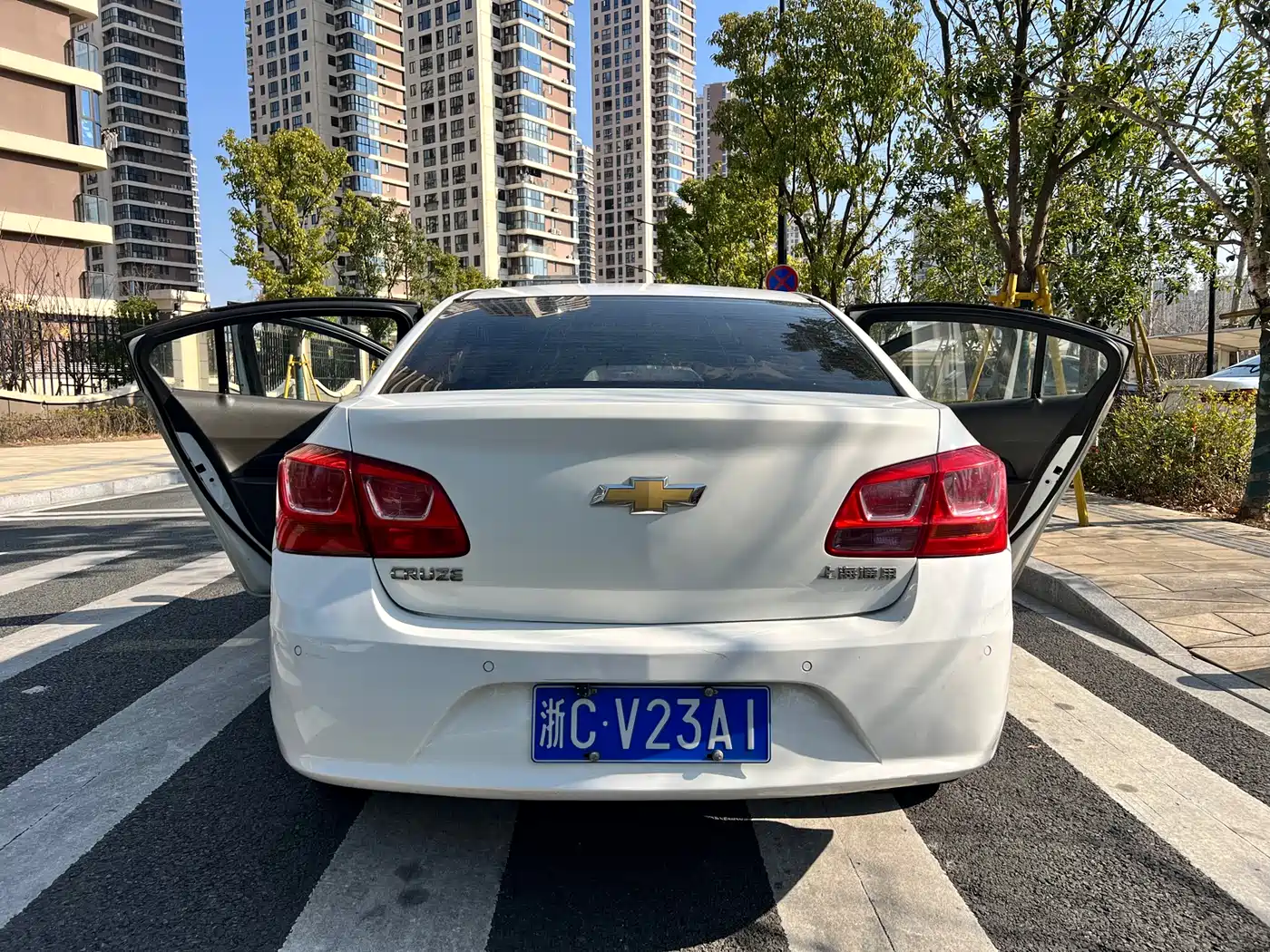 Chevrolet Cruze 2015 1.5L Automatic Luxury Edition фото 15