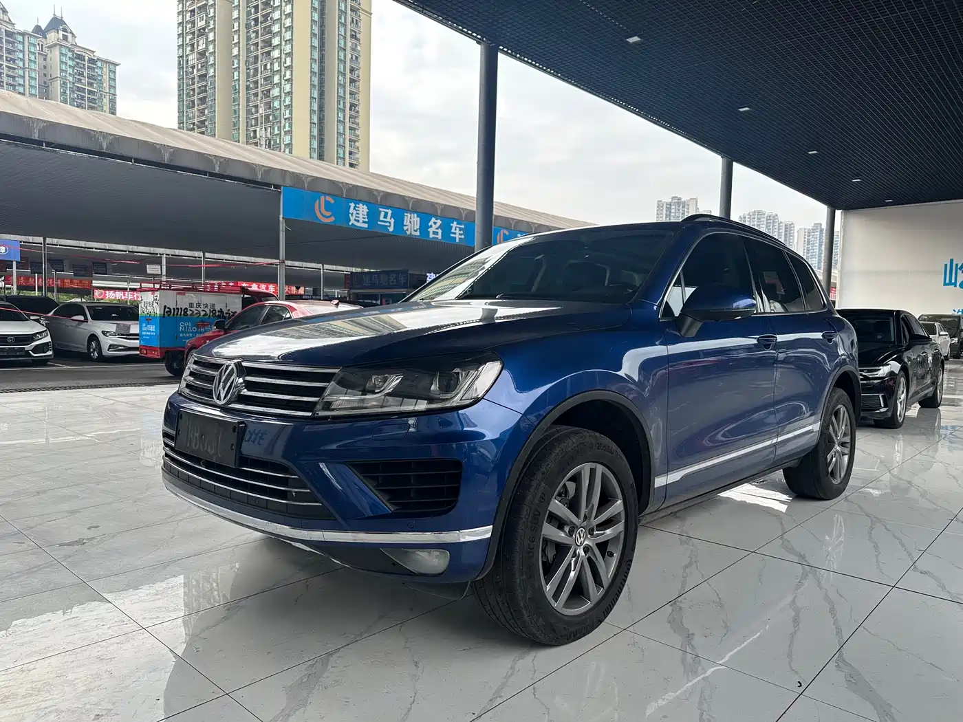 VOLKSWAGEN TOUAREG