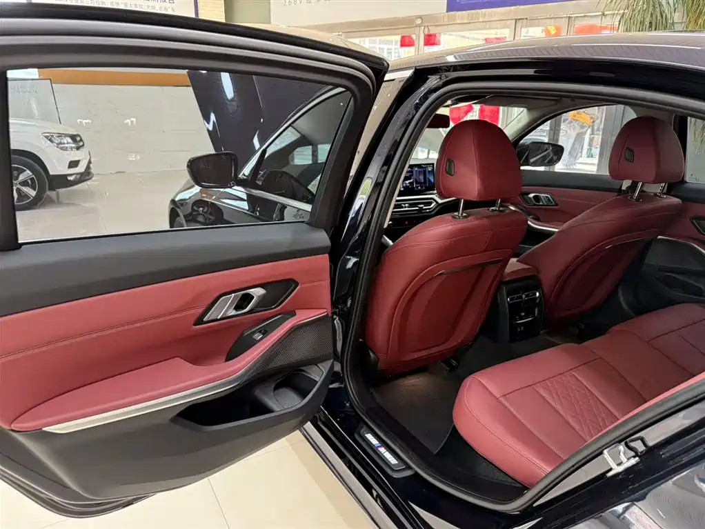 BMW 3 Series 2023 320Li M Sport Package фото 16