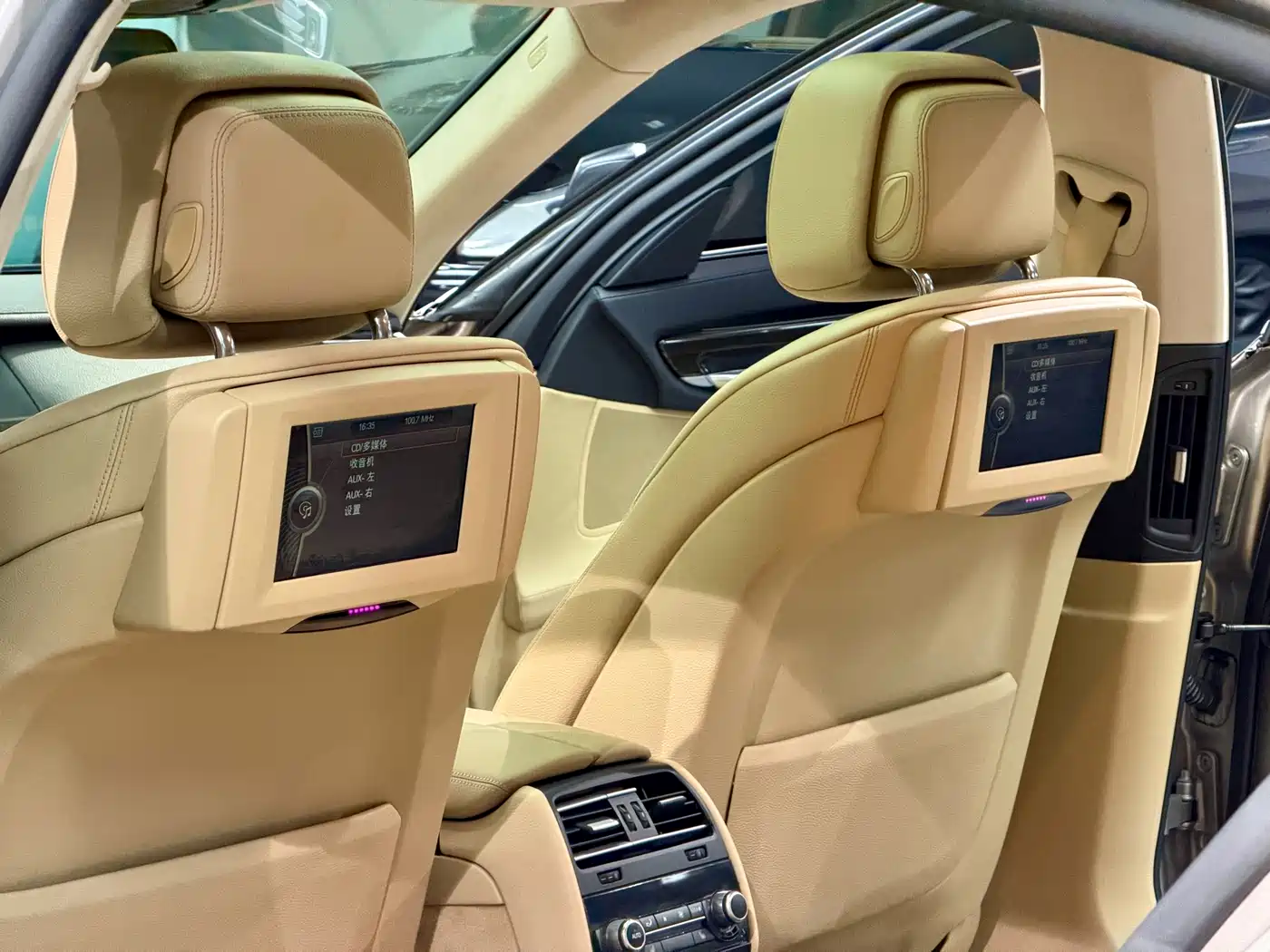 BMW 7 Series 2009 740Li Premium фото 12