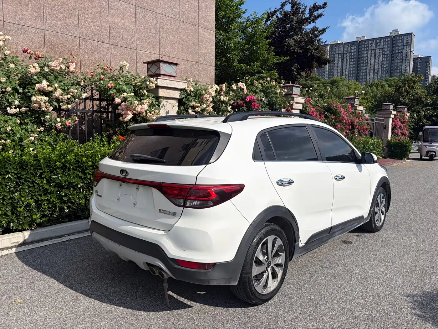 KIA KX CROSS