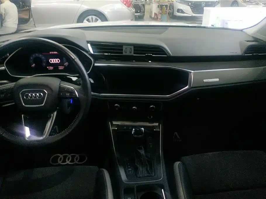 Audi Q3 2021 35 TFSI Progressive Sport фото 13