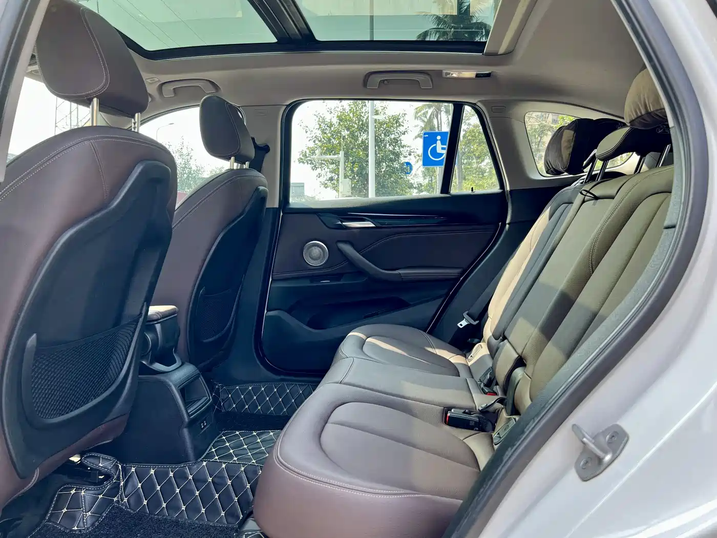 BMW X1 2022 sDrive20Li Fashion фото 6