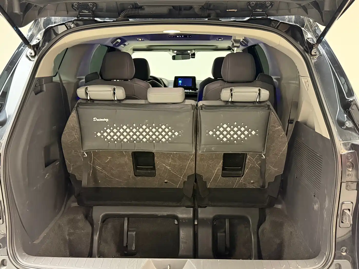 Toyota Granvia 2023 2.5L Hybrid Comfort Edition фото 18